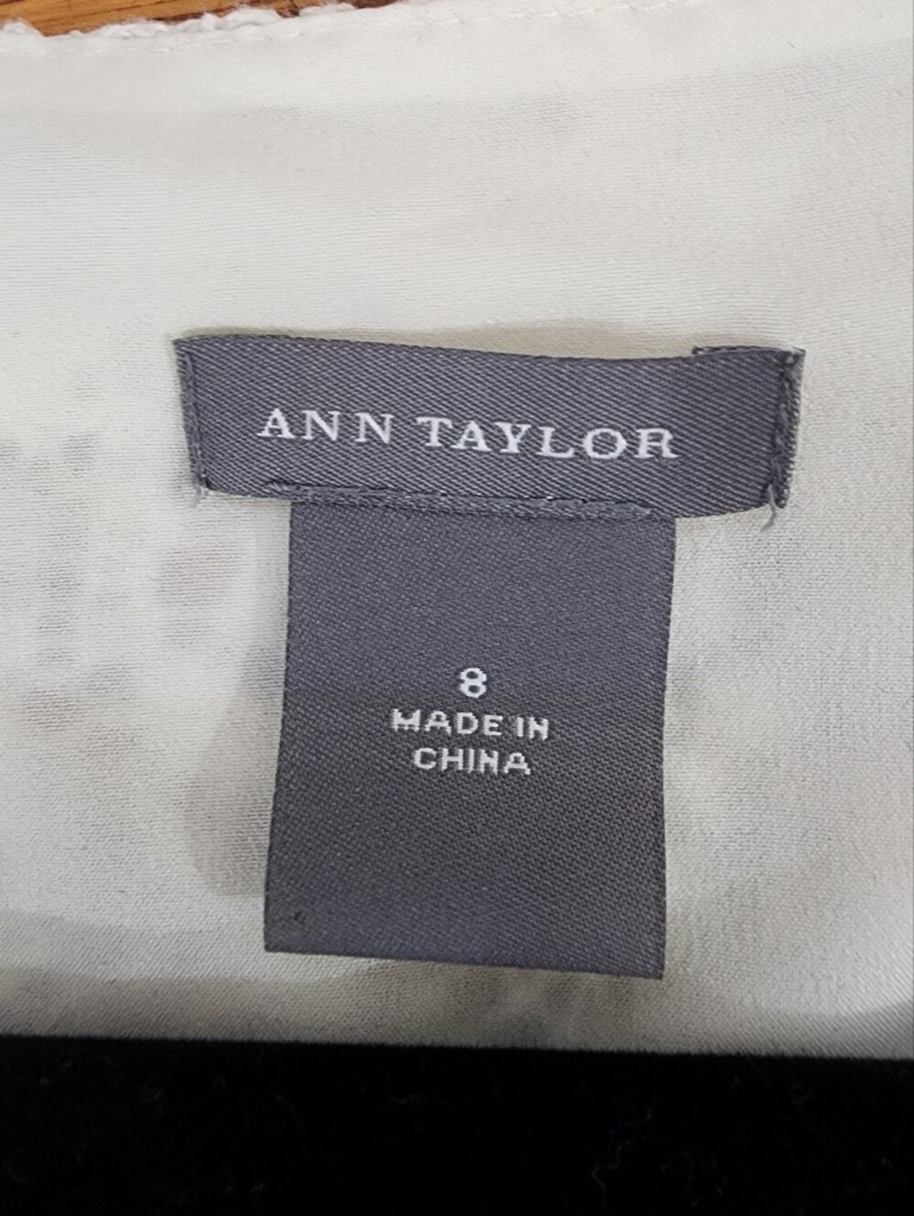 Ann Taylor Ivory Lace V-Neck Sleeveless Camisole - Picture 5 of 7